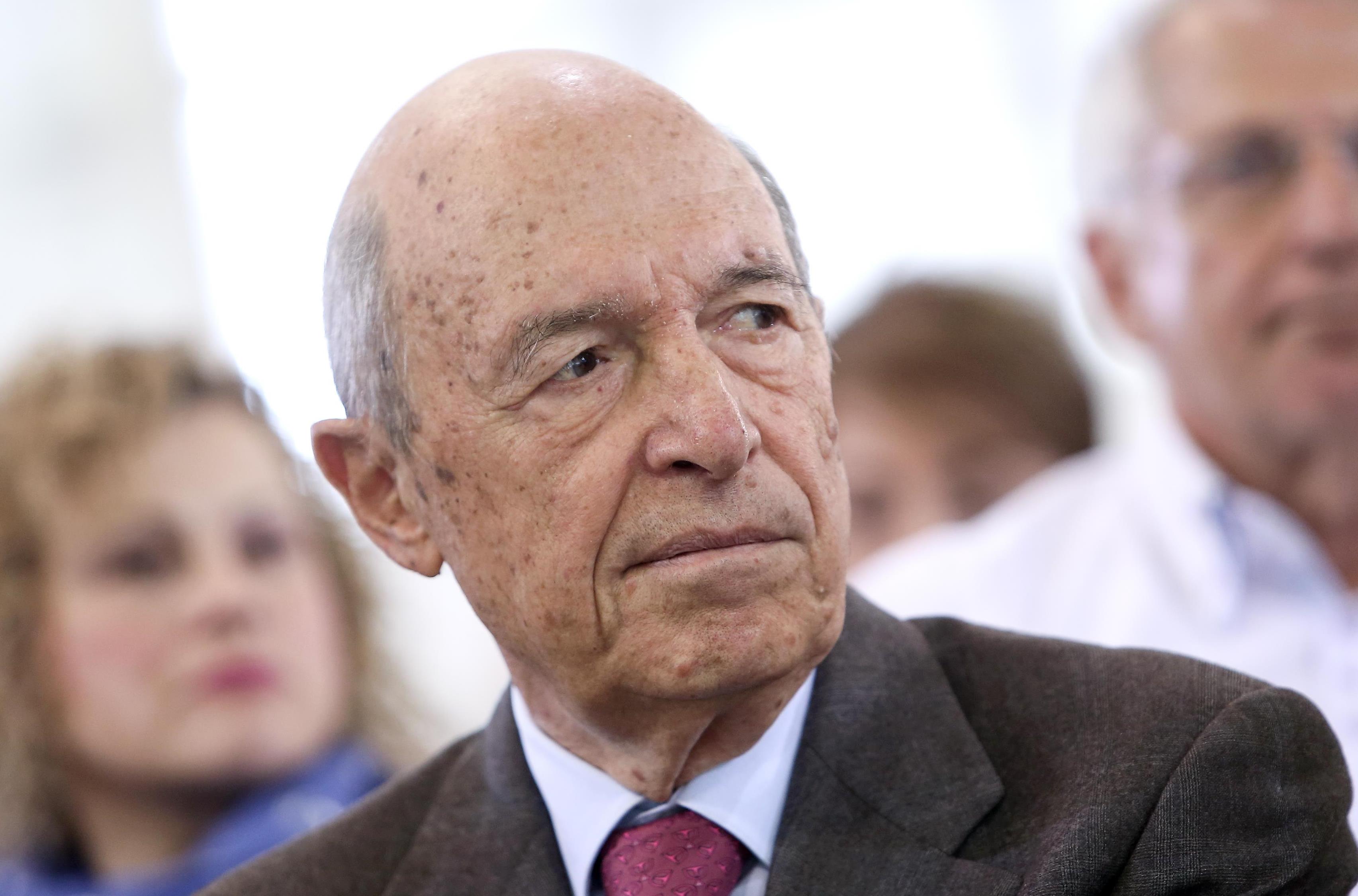 Διαψεύδεται η συνάντηση Σημίτη – Στουρνάρα