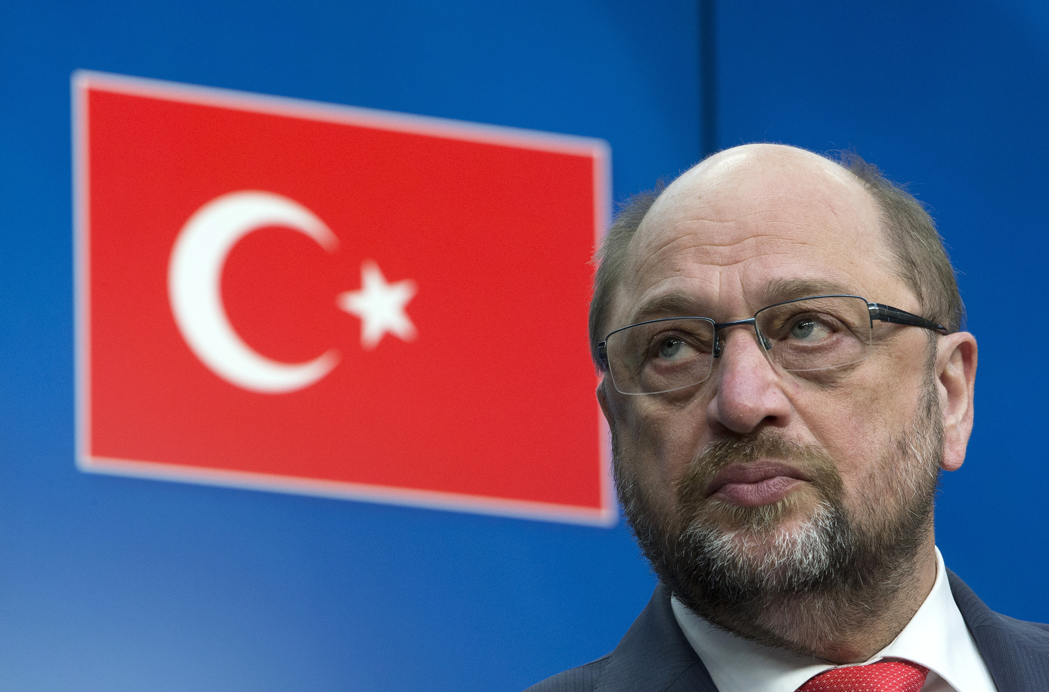 Καθησυχαστικός ο Σουλτς προς τους Τούρκους για το θέμα της βίζα