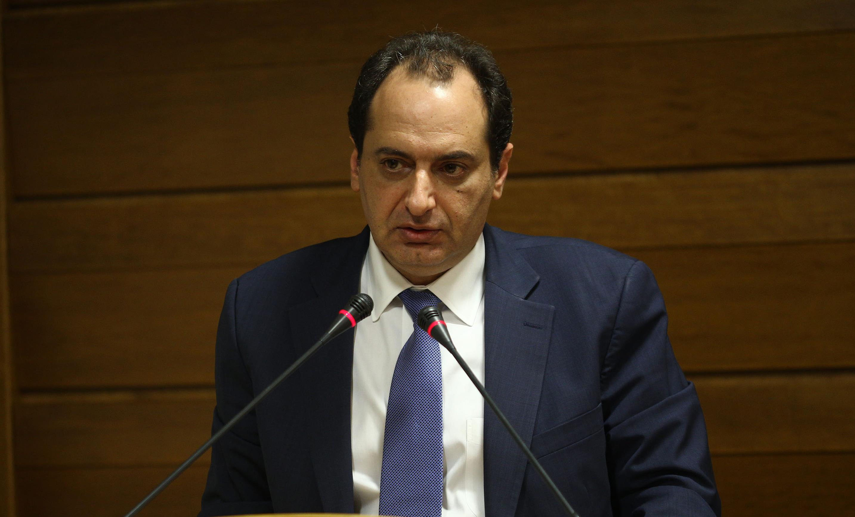 Σπίρτζης: Ψέματα τα περί κατάργησης του νόμου για τον βασικό μέτοχο