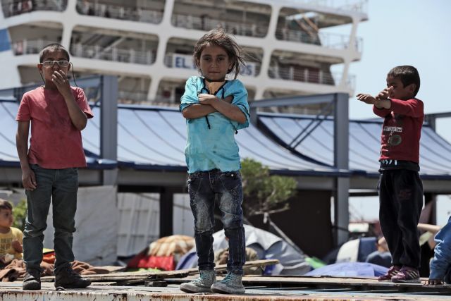 Έκθεση-κόλαφος για τις άθλιες συνθήκες που κρατούνται τα προσφυγόπουλα