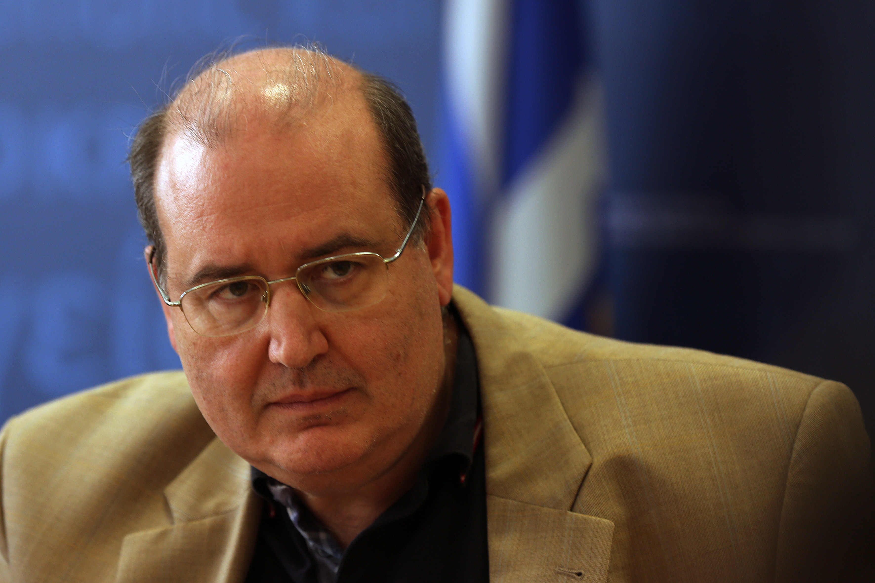 Αναδίπλωση Φίλη στην κόντρα με την Εκκλησία