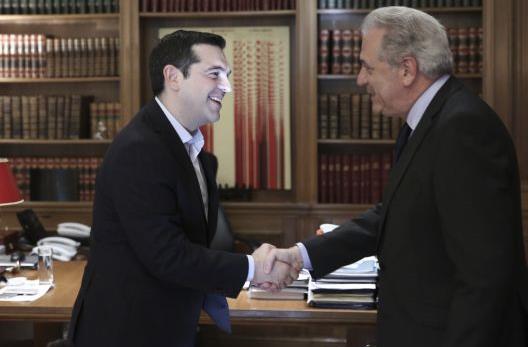 Συνάντηση Τσίπρα-Αβραμόπουλου στο Μαξίμου