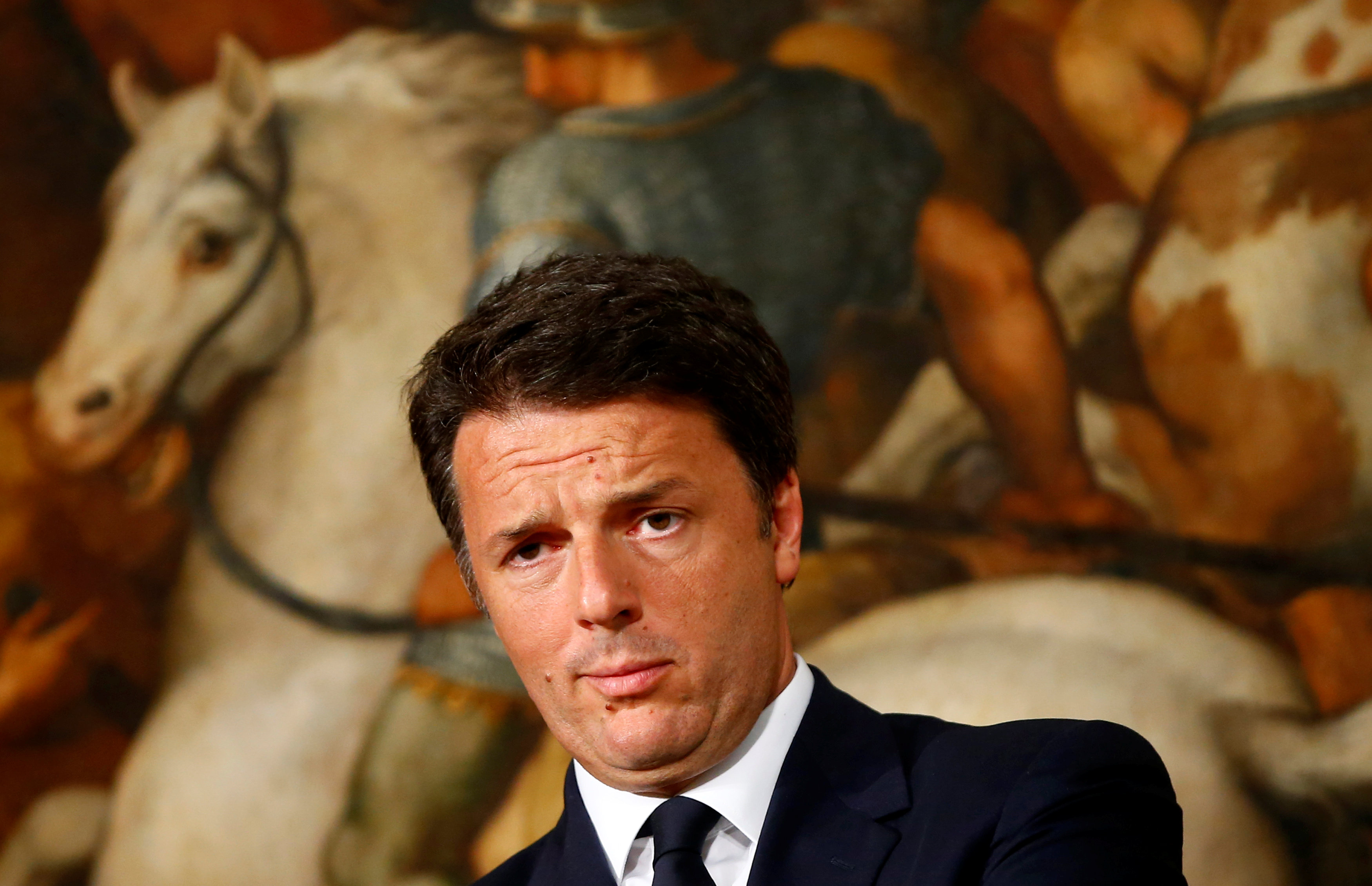 Ο Ρέντσι δείχνει… ανωτερότητα τώρα που η Deutsche Bank πιέζει το Βερολίνο