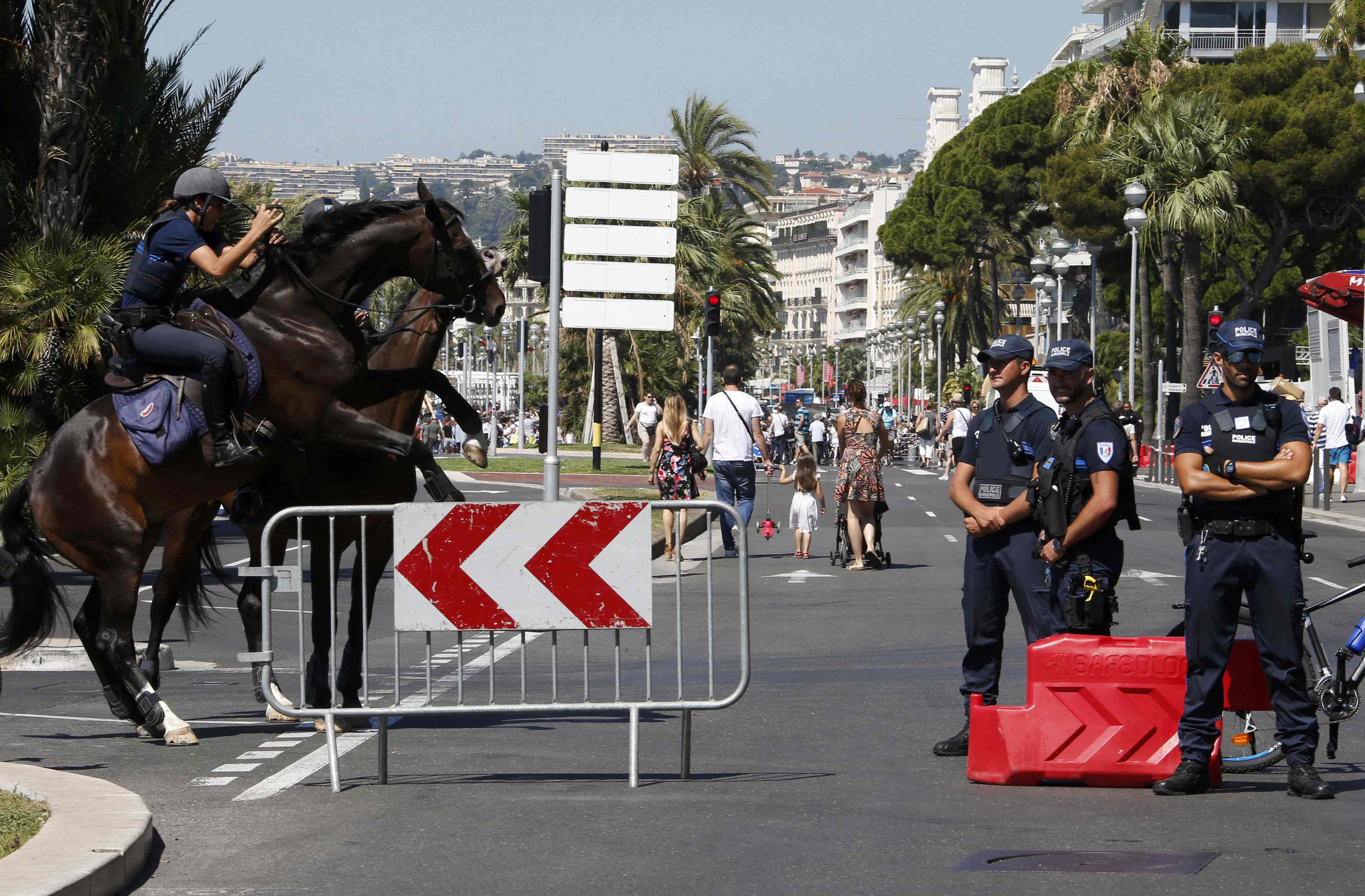 Οκτώ νέες συλλήψεις για την τρομοκρατική επίθεση στη Νίκαια