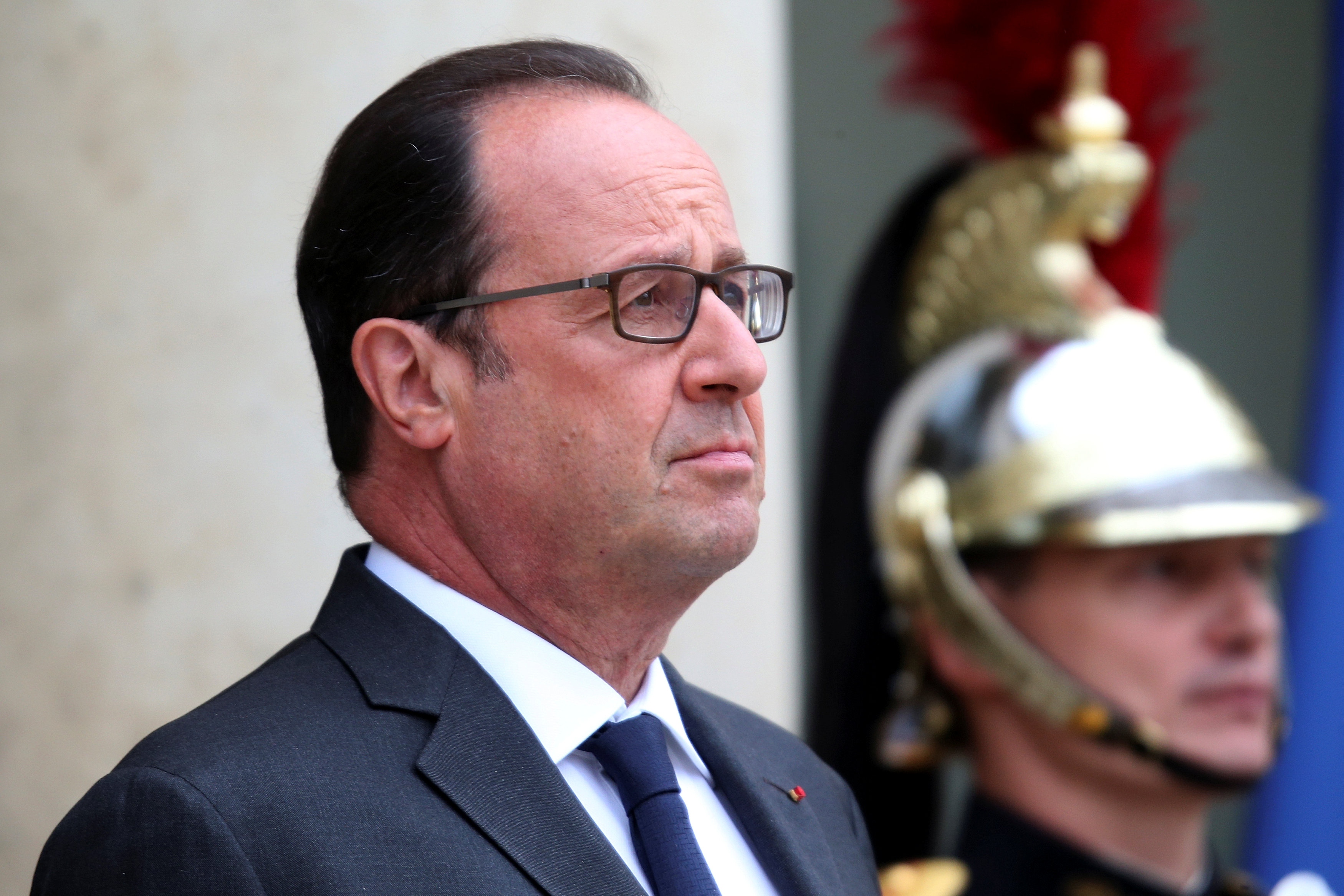 Nα χάνει από όλους στον πρώτο κιόλας γύρο εμφανίζεται ο Φρανσουά Ολάντ