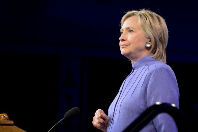 Η Χίλαρι, η διάσειση και οι οδηγίες για τα email – Τι κατέθεσε στο FBI