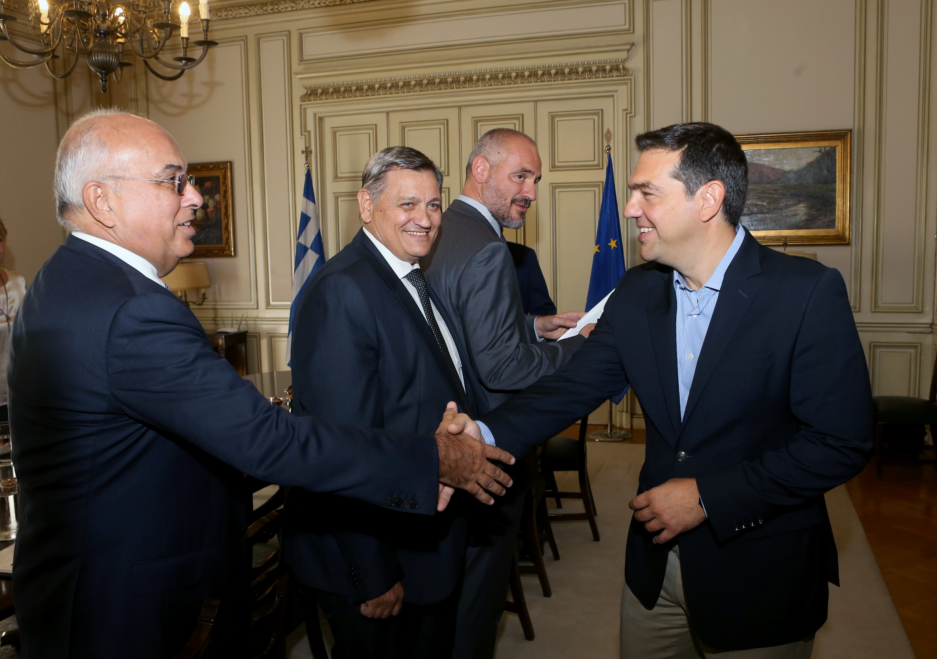 Τσίπρας: Οι επόμενοι πέντε μήνες είναι οι πιο κρίσιμοι για την οικονομία