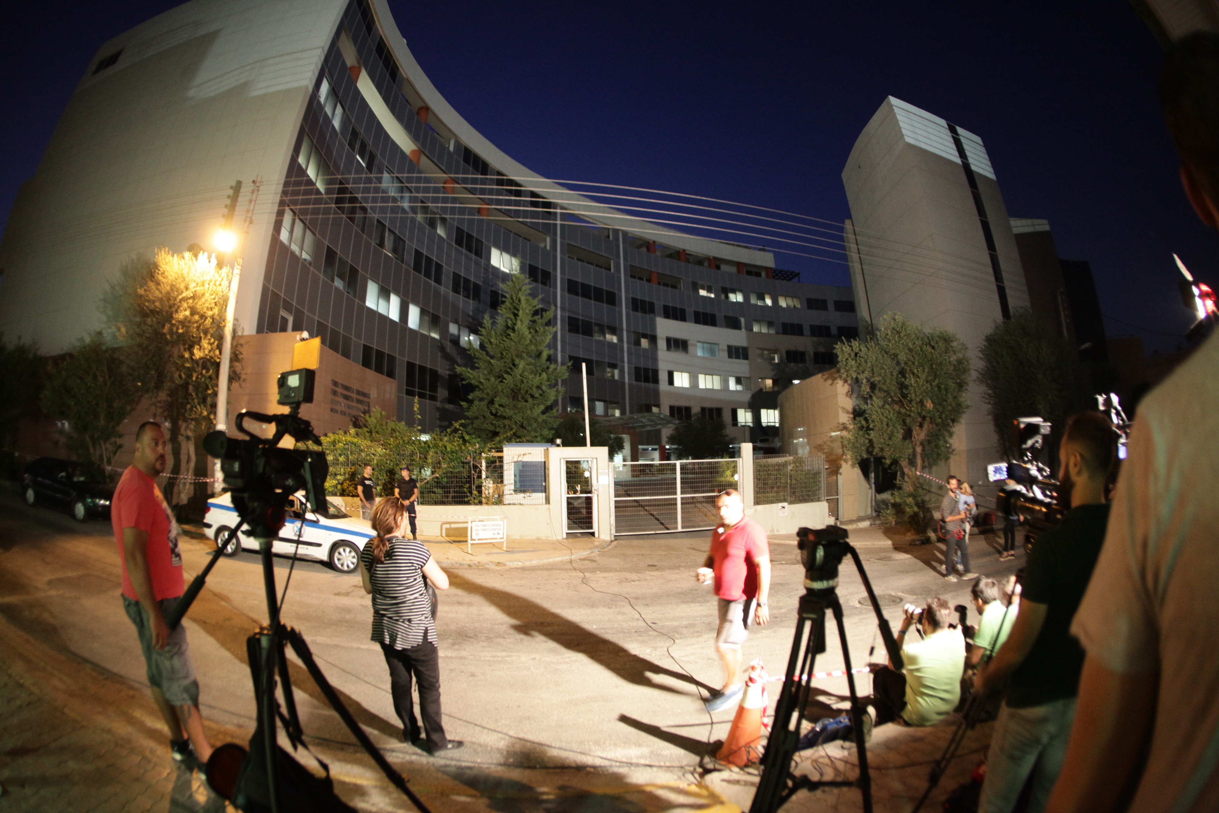 Μαραθώνιος άνευ προηγουμένου για τις τηλεοπτικές άδειες