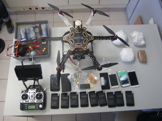 Επιχείρησαν να περάσουν με drone ναρκωτικά και κινητά σε φυλακές