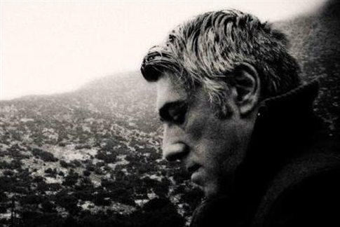 Πέθανε ο τραγουδιστής των «Διάφανων Κρίνων» Θάνος Ανεστόπουλος