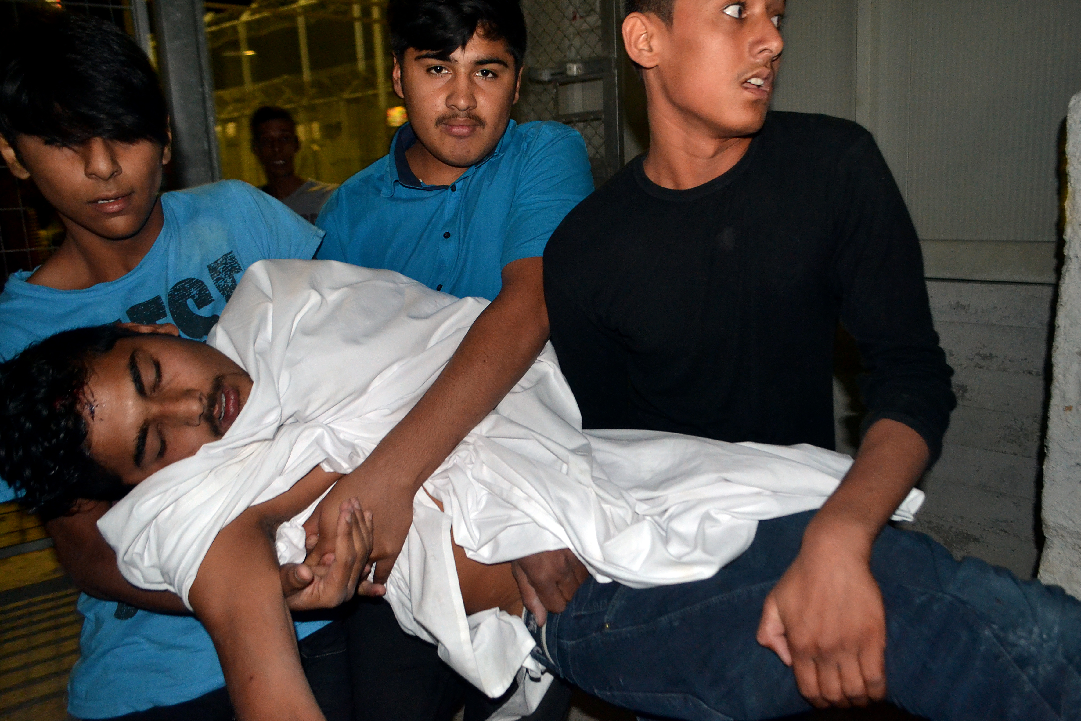 Σοβαρά επεισόδια στο hot spot της Μόριας στη Λέσβο