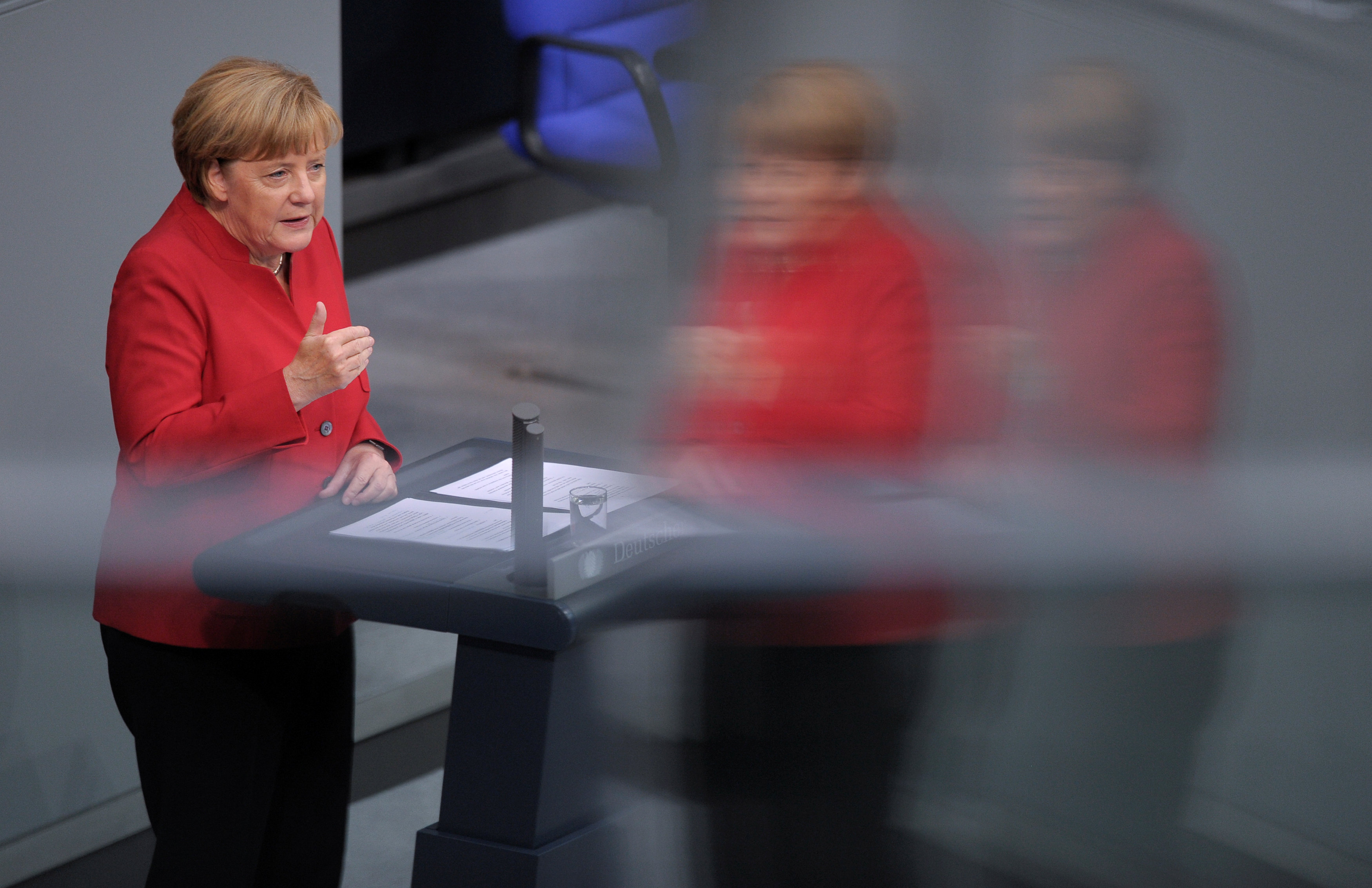 Η Μέρκελ δεν λυγίζει, «μένει δουλειά στο προσφυγικό αλλά πάμε καλύτερα»