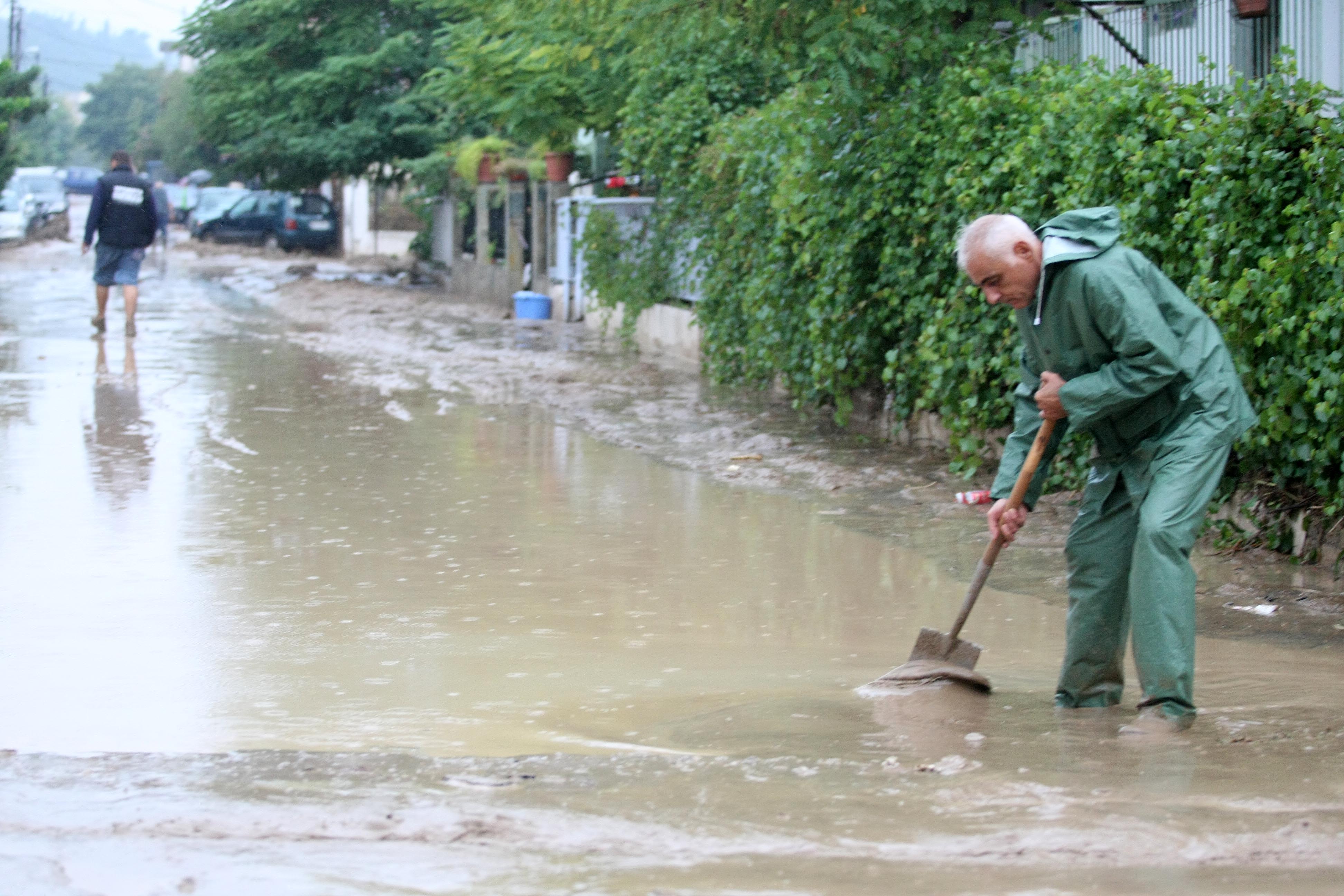 Κακοκαιρία: Ώρες αγωνίας για την αγνοούμενη στη Θεσσαλονίκη