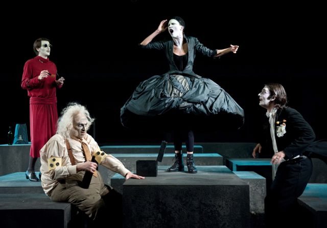 Παρατείνεται ο «Αδαής και ο Παράφρων» στο Κακογιάννης