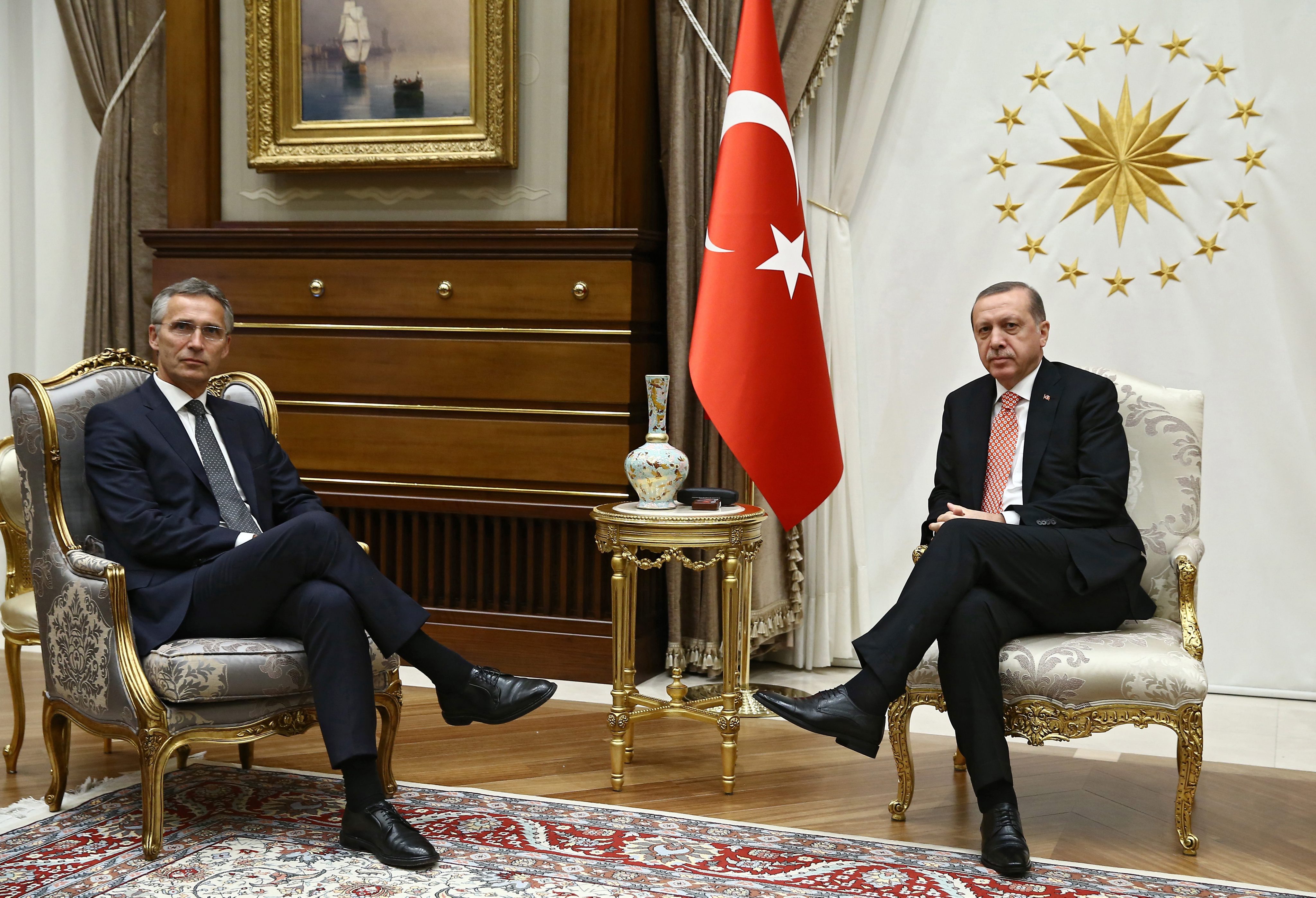 ΝΑΤΟ: Η Τουρκία δικαιούται να αμυνθεί, καλωσορίζουμε τη μάχη κατά της ISIS