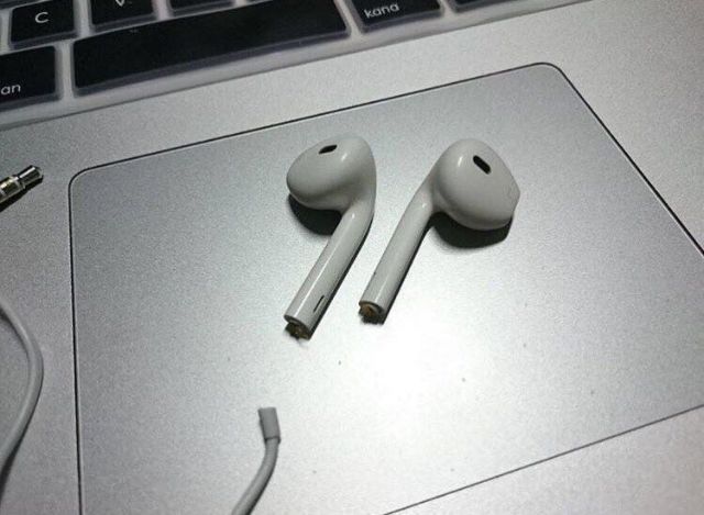 Γελάει το Ίντερνετ με τα νέα AirPods
