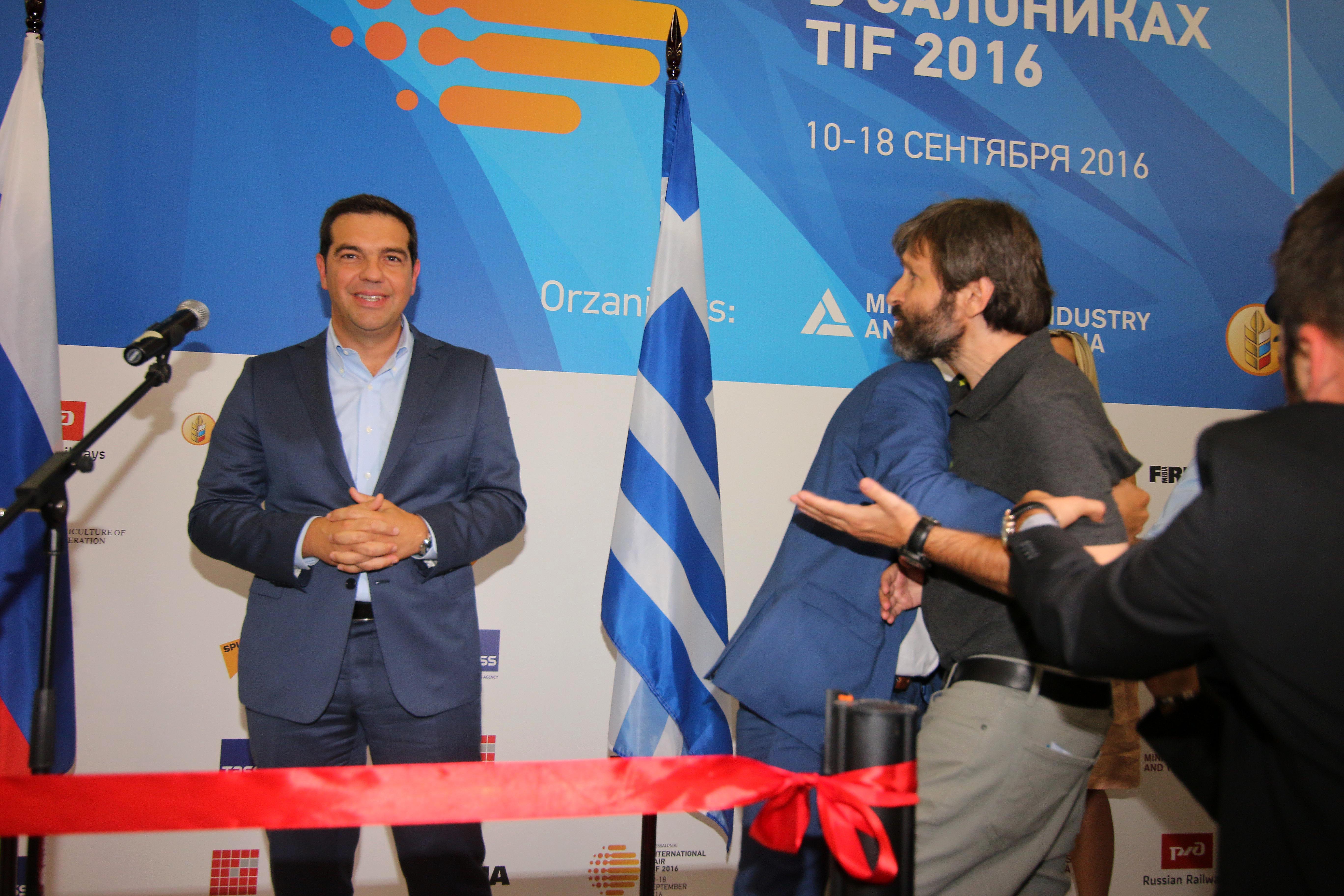 Μικροομολογούχος πλησίασε τον πρωθυπουργό στη ΔΕΘ για να διαμαρτυρηθεί