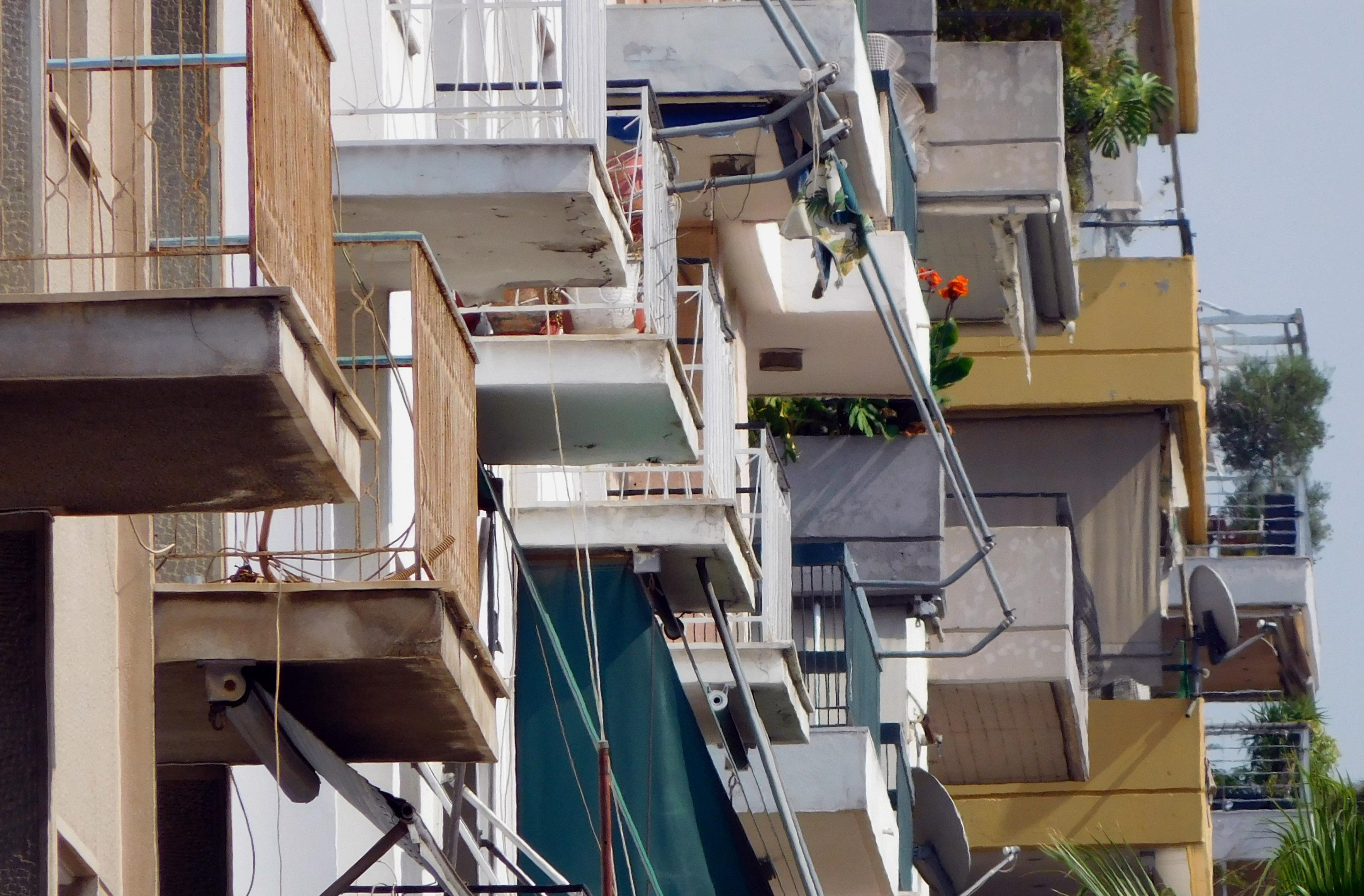 Έκρηξη στις αποποιήσεις κληρονομιών, λόγω χρεών και φόρων