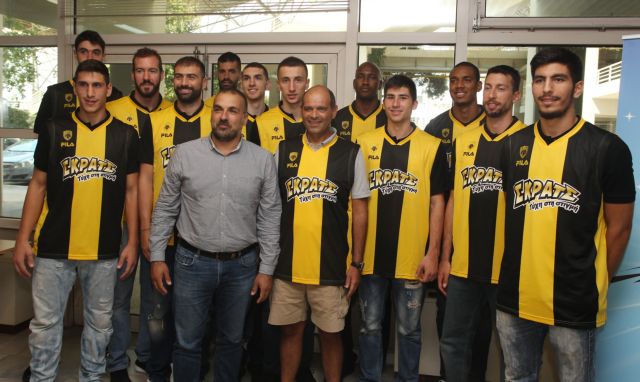 Παρουσίαση της νέας φανέλας της ΑΕΚ και του χορηγού της