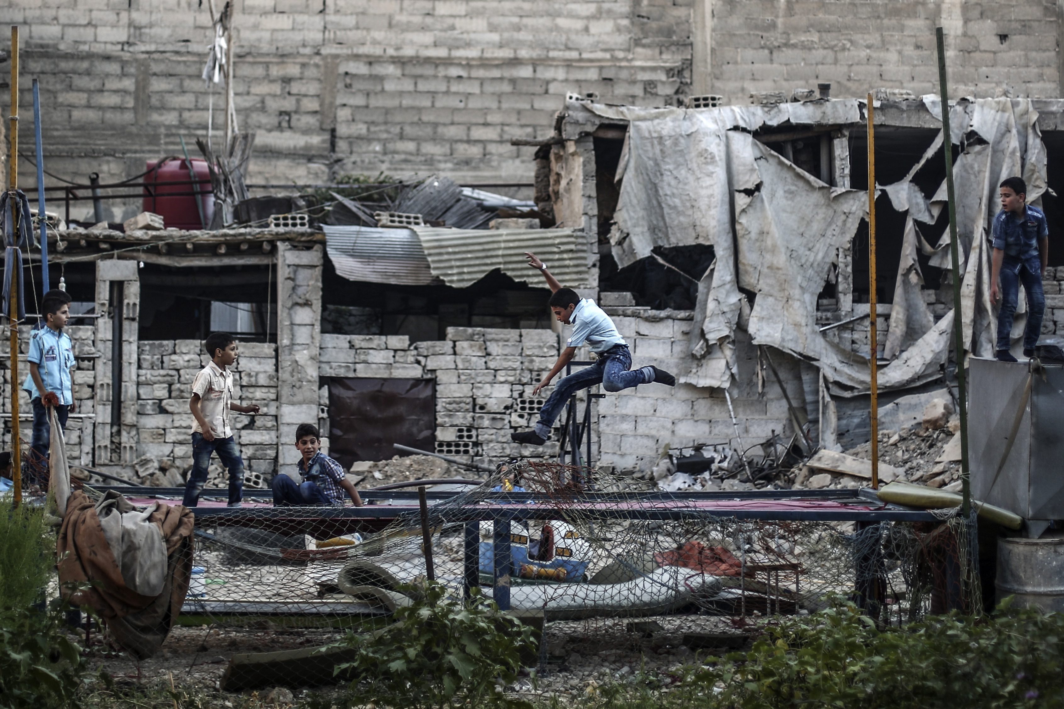 Συρία: Οι επιδρομές «ίσως» είχαν θύματα αμάχους – τηρείται η εκεχειρία