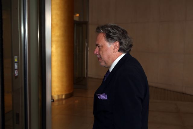 Αντιρρήσεις θεσμών για πάγωμα οφειλών και επαγγελματικά ταμεία