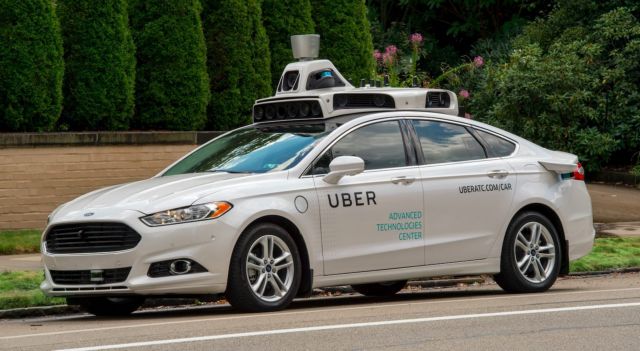 Tαξί της Uber χωρίς οδηγό βγαίνουν για δουλειά στο Πίτσμπουργκ