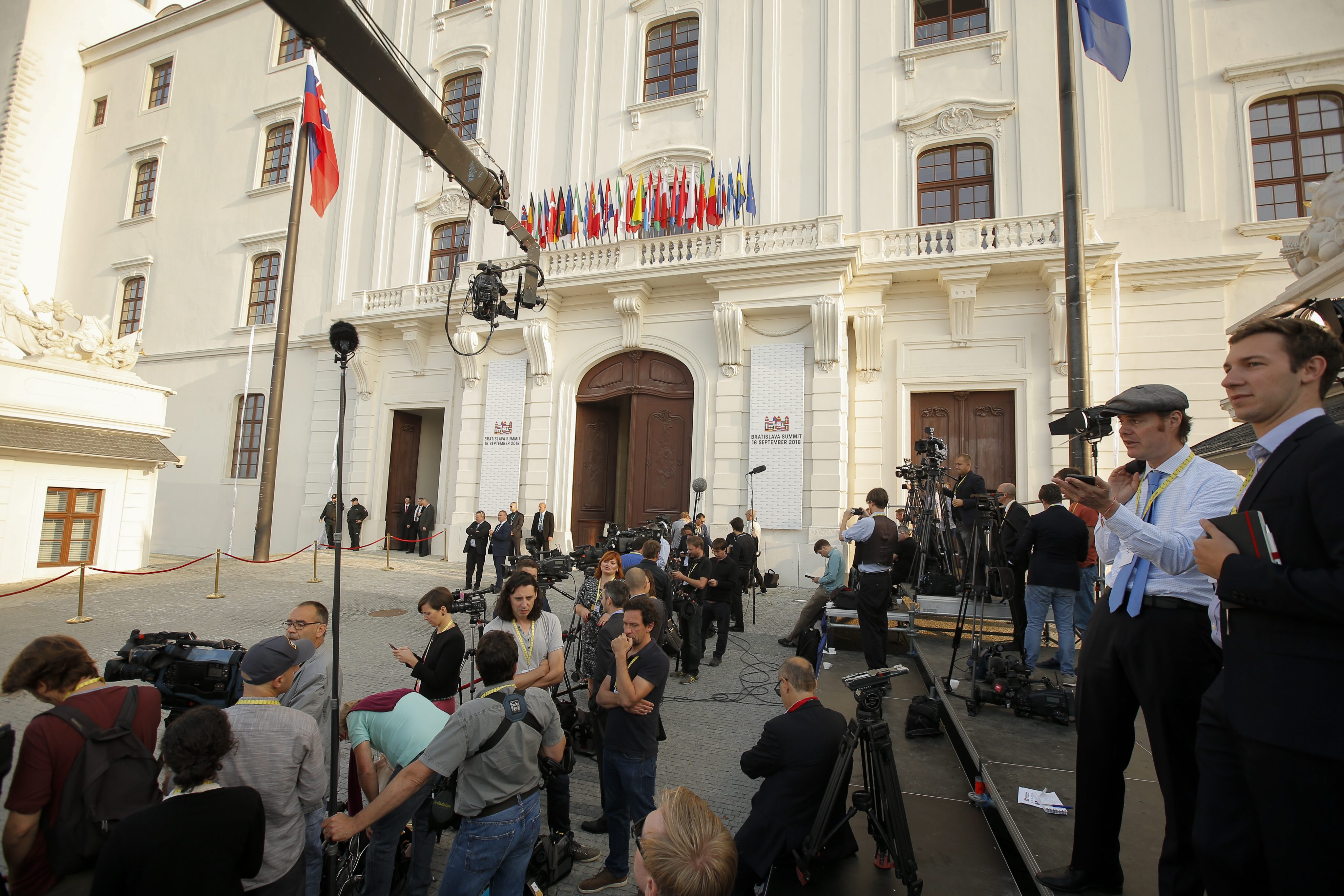 Τον προσανατολισμό της ιχνηλατεί η ΕΕ στην Μπρατισλάβα