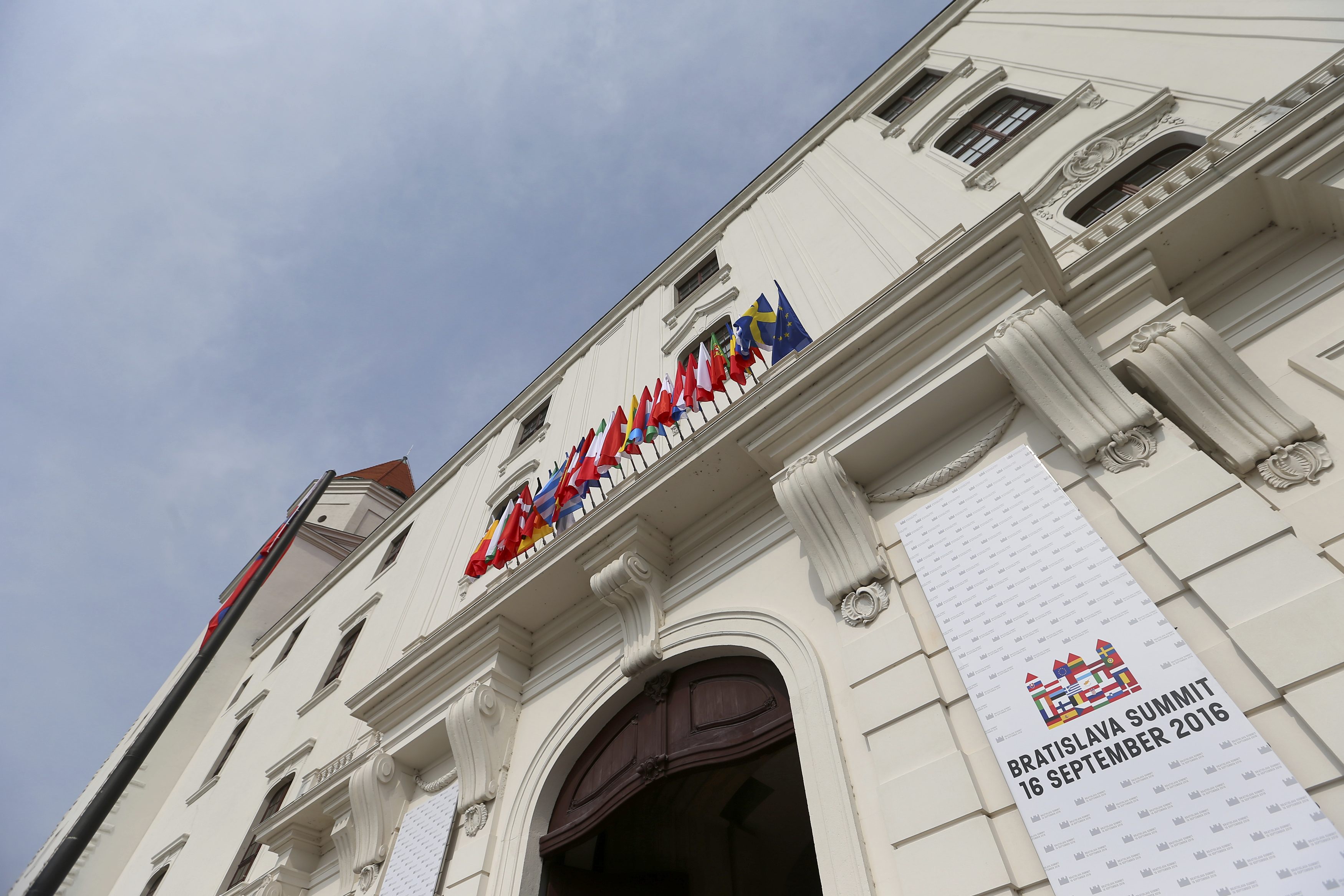 Οδικός χάρτης για ανάκτηση της εμπιστοσύνης στην ΕΕ από τους «27»