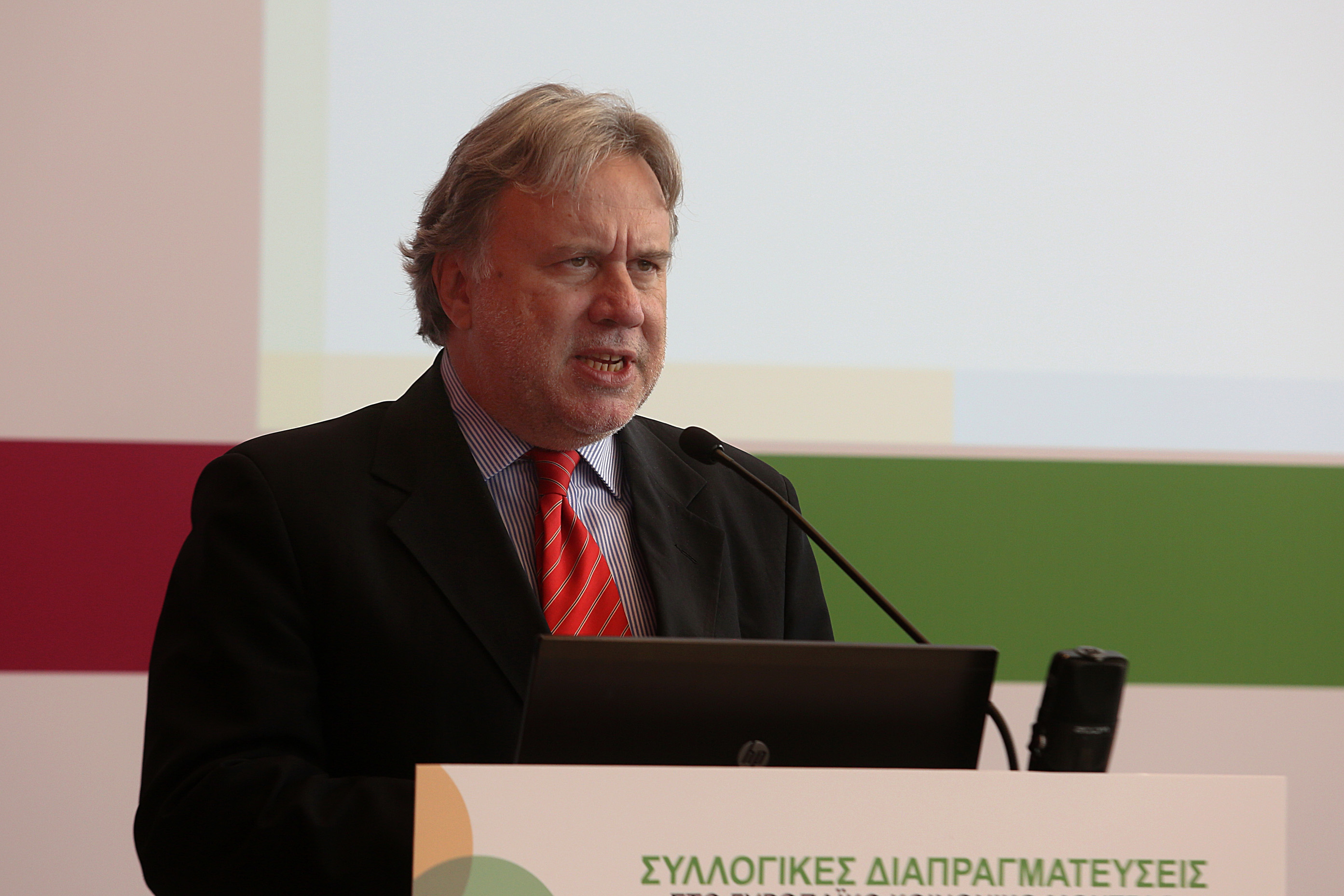 Ο Γ.Κατρούγκαλος παρουσιάζει το πόρισμα των Σοφών για τα εργασιακά