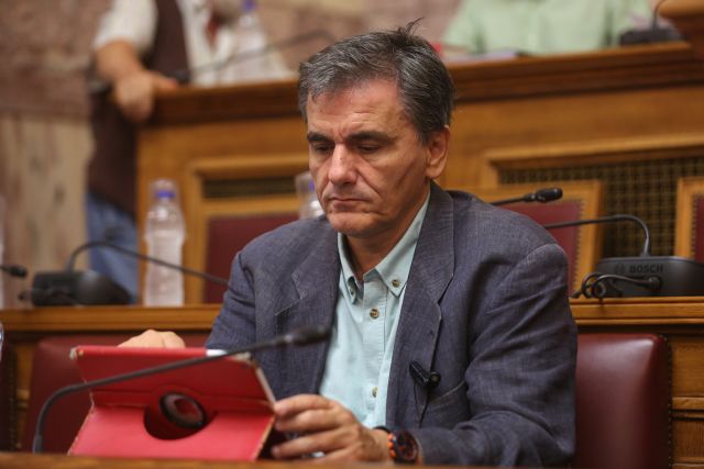 Στη Βουλή το πολυνομοσχέδιο με τα προαπαιτούμενα