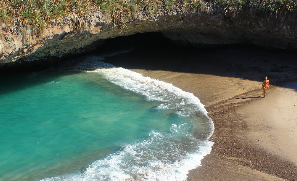 Η «παραλία της αγάπης», το τίμημα του τουρισμού και οι νέοι κανόνες