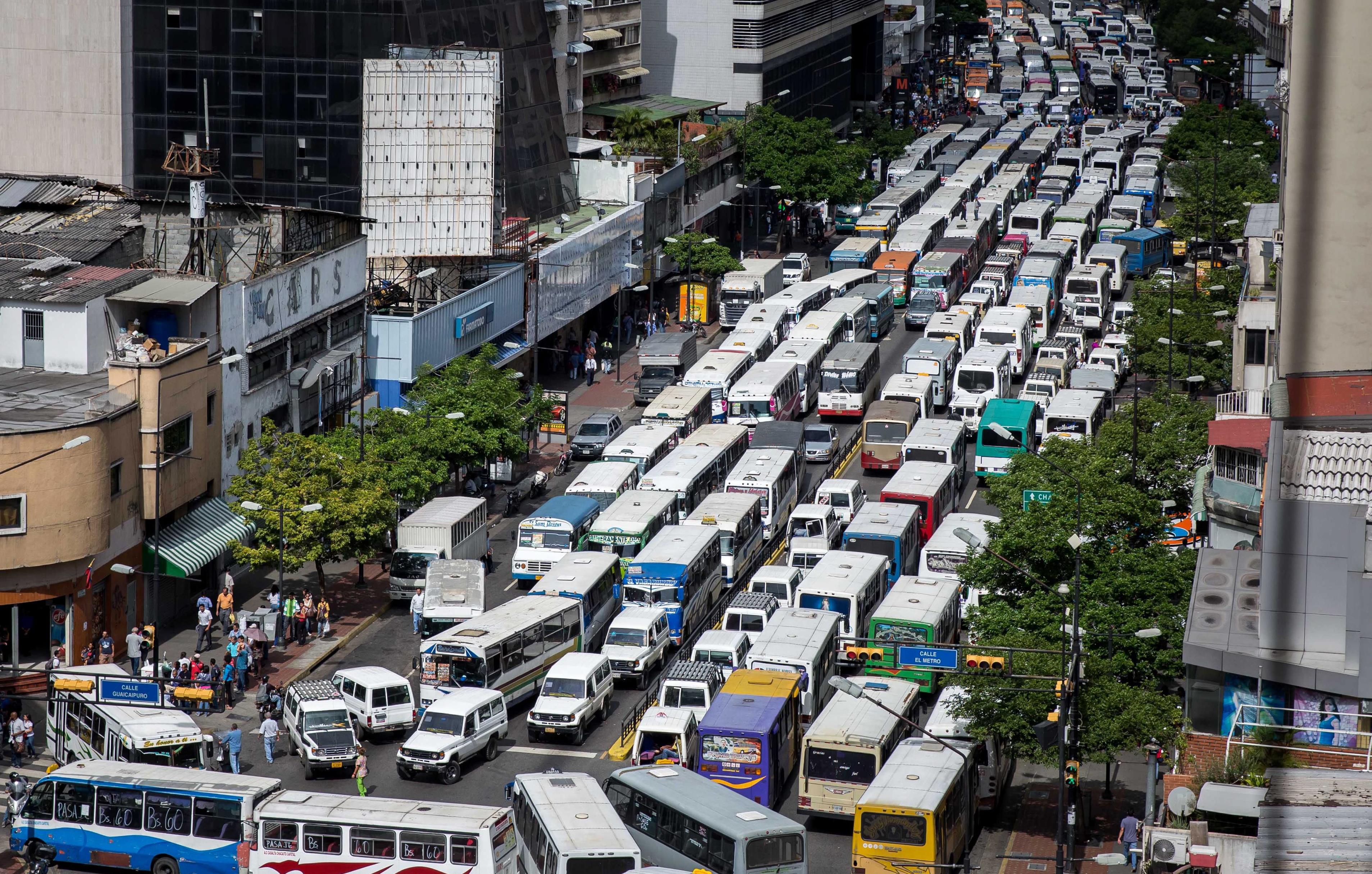 Κατάληψη των δρόμων του Καράκας από τους συναδέλφους του Μαδούρο