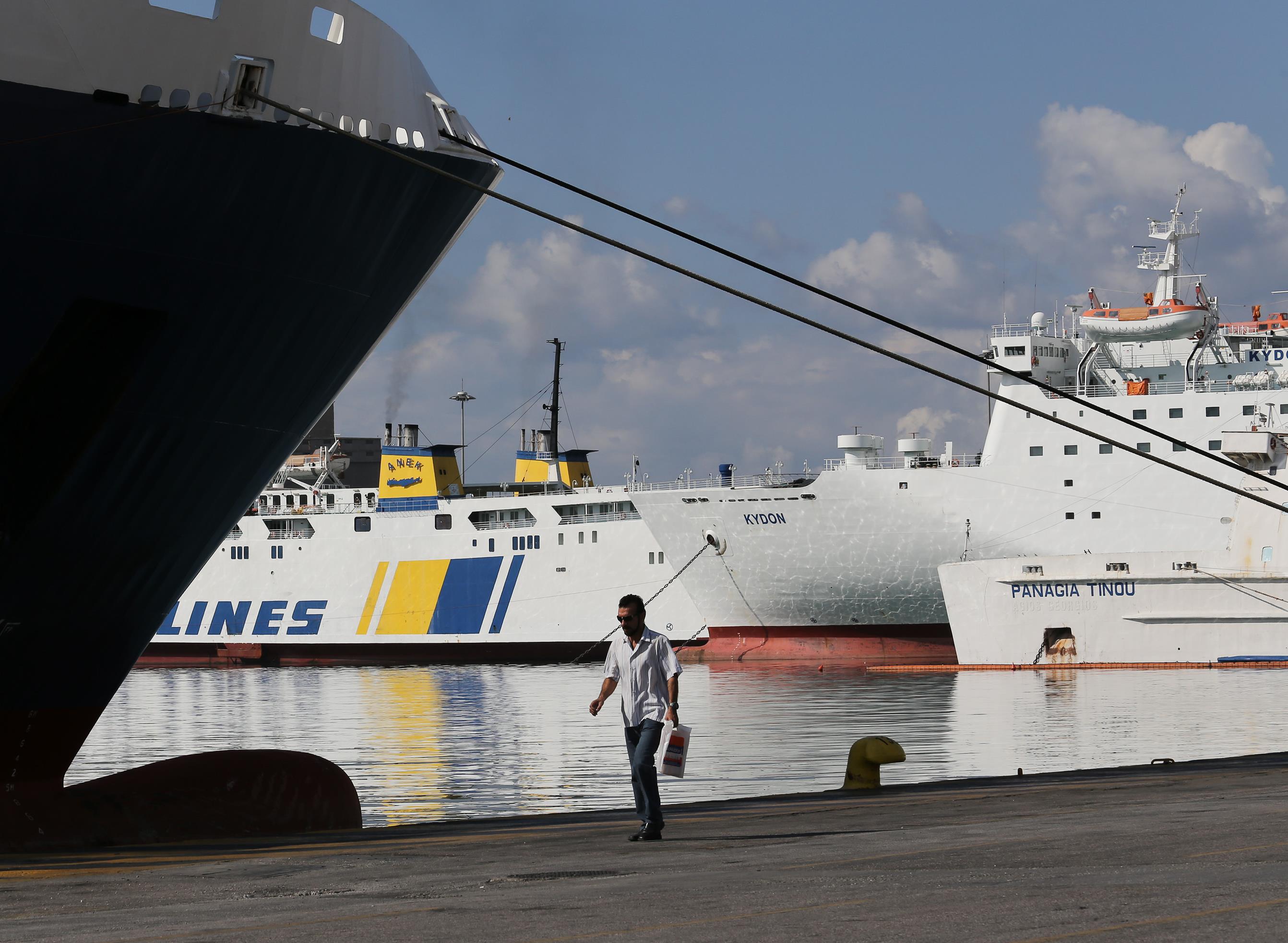 Ακυρος ο διαγωνισμός για το πλοίο που θα φιλοξενήσει πρόσφυγες στη Λέσβο