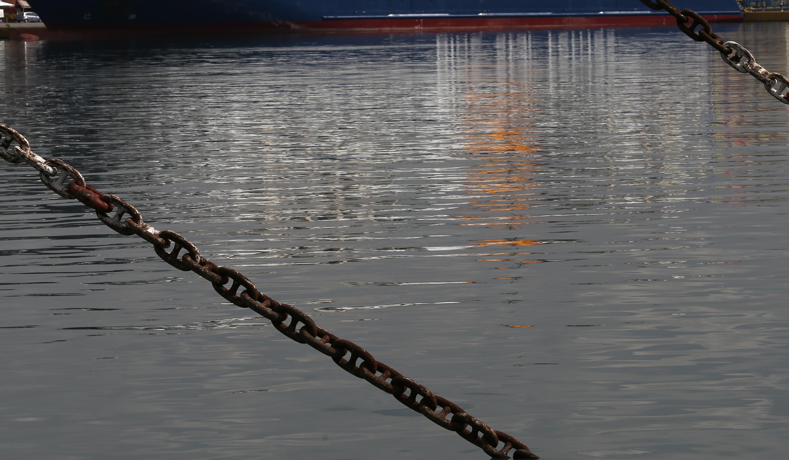 Δεμένα τα πλοία στα λιμάνια έως τις 6 το πρωί του Σαββάτου