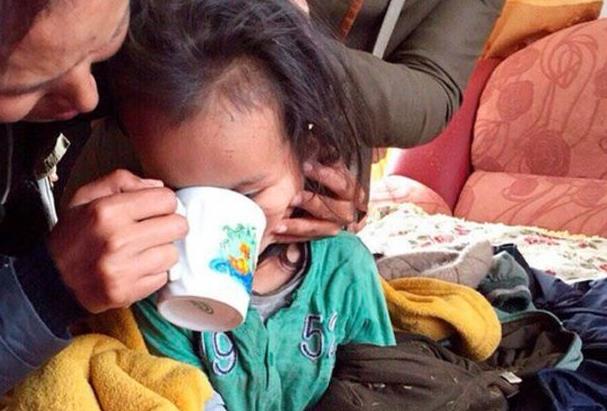 O Μόγλης είναι τριών χρονών και ζει στη Σιβηρία