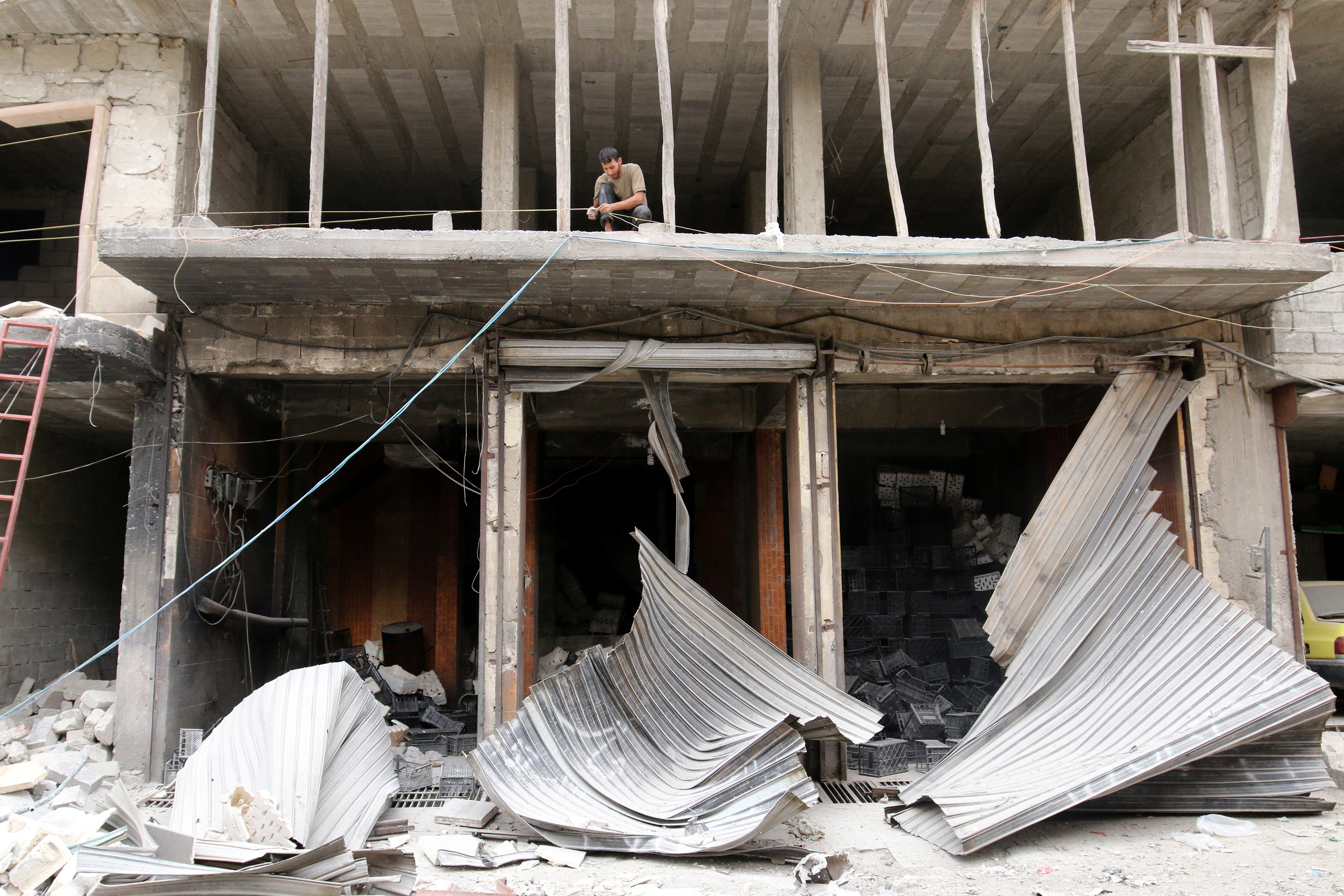 Πάνω από 90 νεκροί στους νέους βομβαρδισμούς στο Χαλέπι