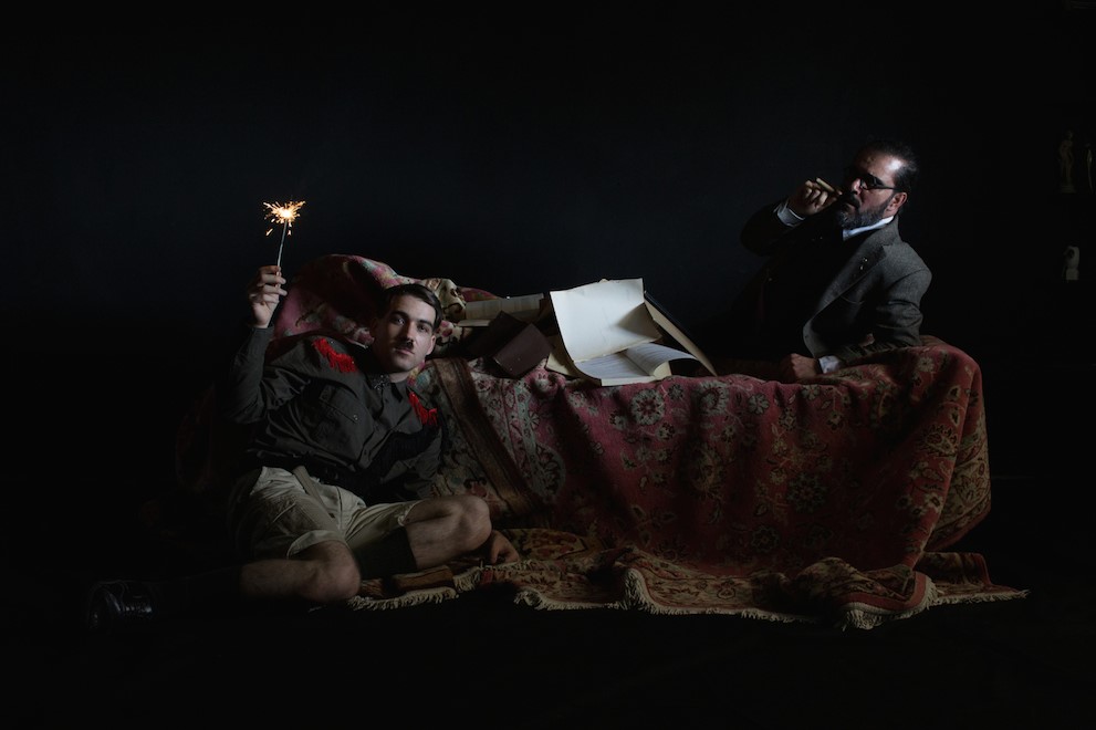 «Συνάντηση» Φρόιντ και Χίτλερ στο σανίδι: Η ιστορία αλλιώς