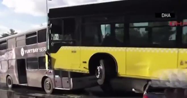 Τουρκία: Επιβάτης χτυπά με ομπρέλα οδηγό λεωφορείου και προκαλεί τροχαίο