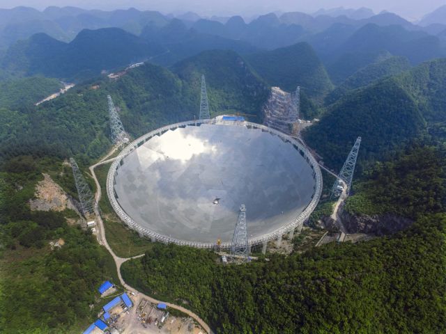 Κίνα: Το μεγαλύτερο ραδιοτηλεσκόπιο του κόσμου ανοίγει τα μάτια