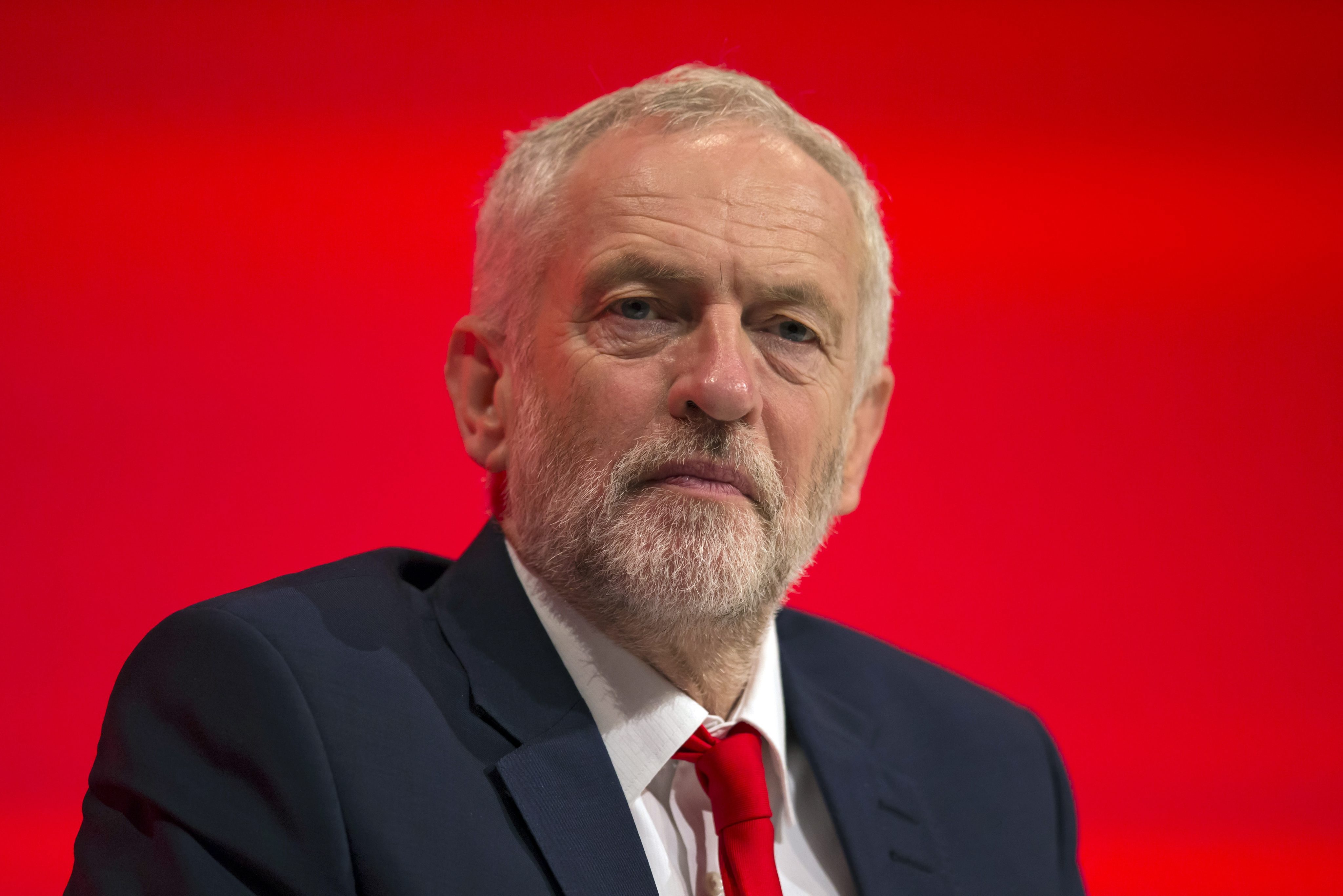 O Κόρμπιν καθησυχάζει πως δεν θα ξεκινήσει πογκρόμ στους Εργατικούς