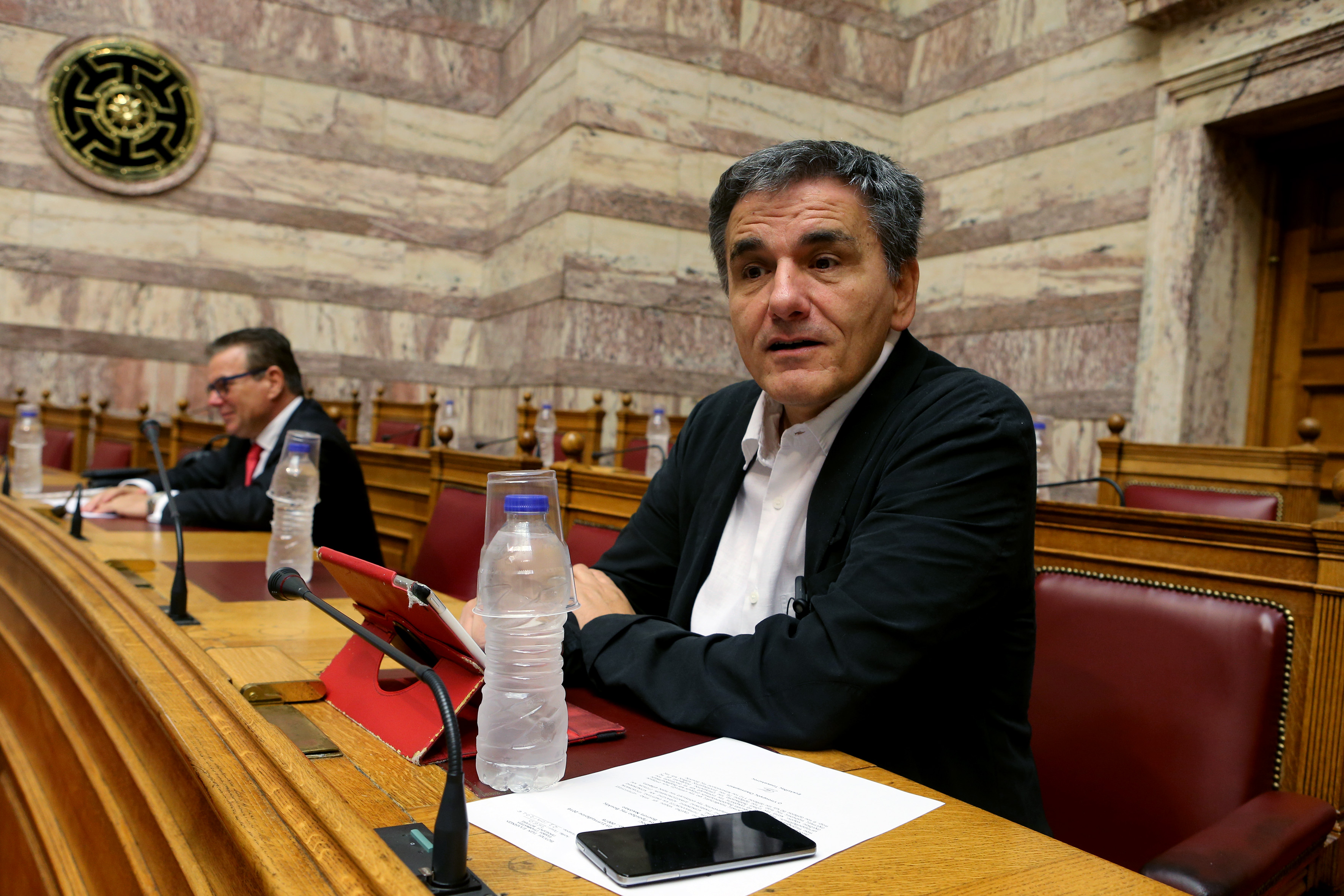 Κόντρα Τσακαλώτου – Βαρβιτσιώτη στη συζήτηση του πολυνομοσχεδίου