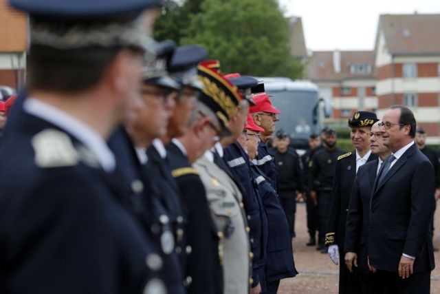 Η «ζούγκλα» του Καλαί θα κλείσει οριστικά, δεσμεύεται ο Ολάντ