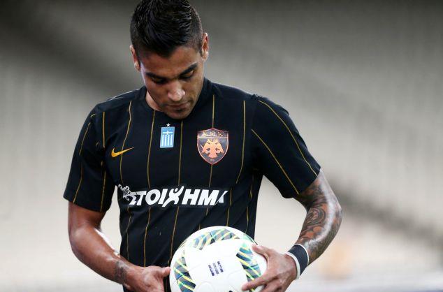 Χωρίς τον Βάργκας πηγαίνει η ΑΕΚ στο Καραϊσκάκη