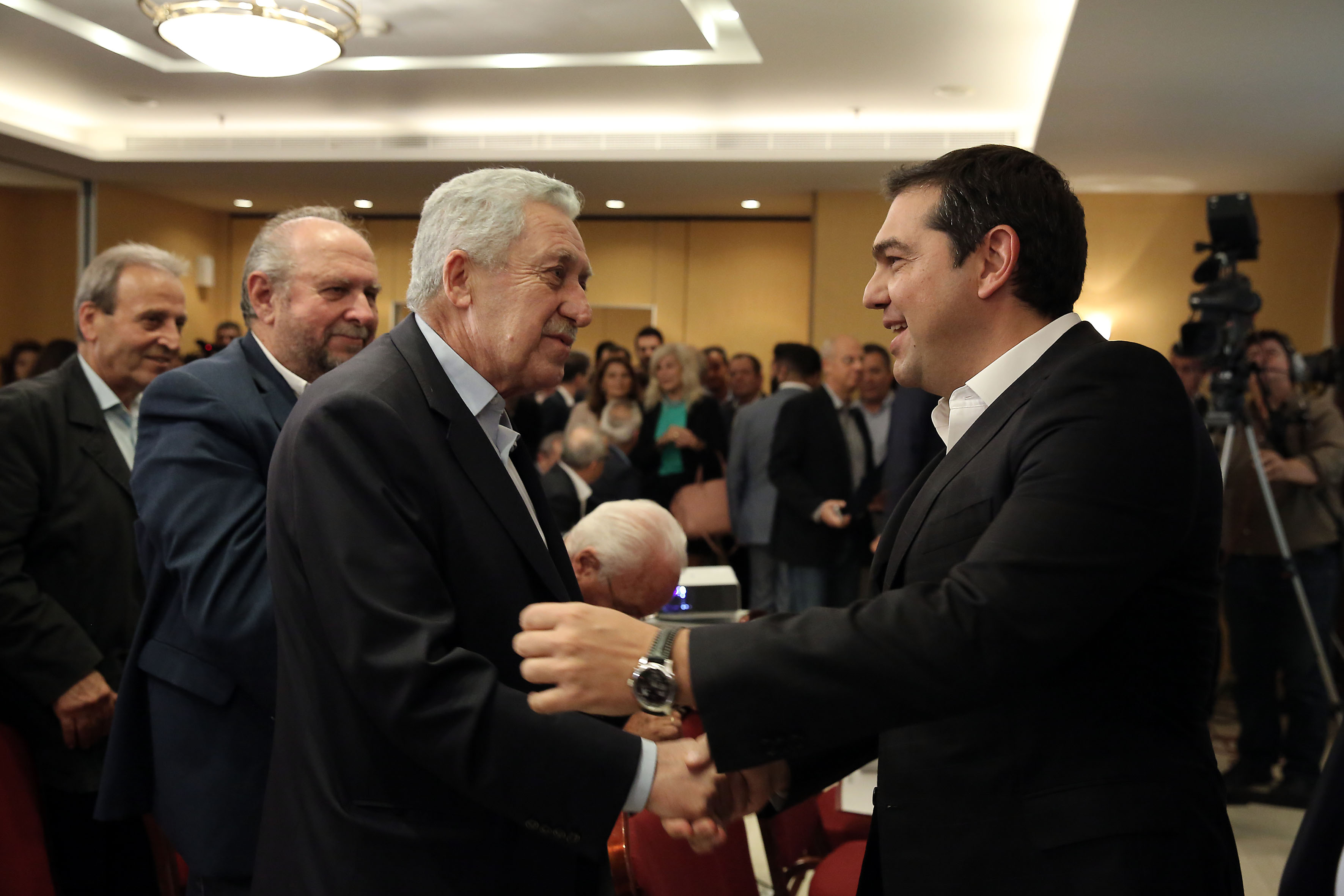 Πρόσκληση Τσίπρα προς τις «δυνάμεις του προοδευτικού χώρου»