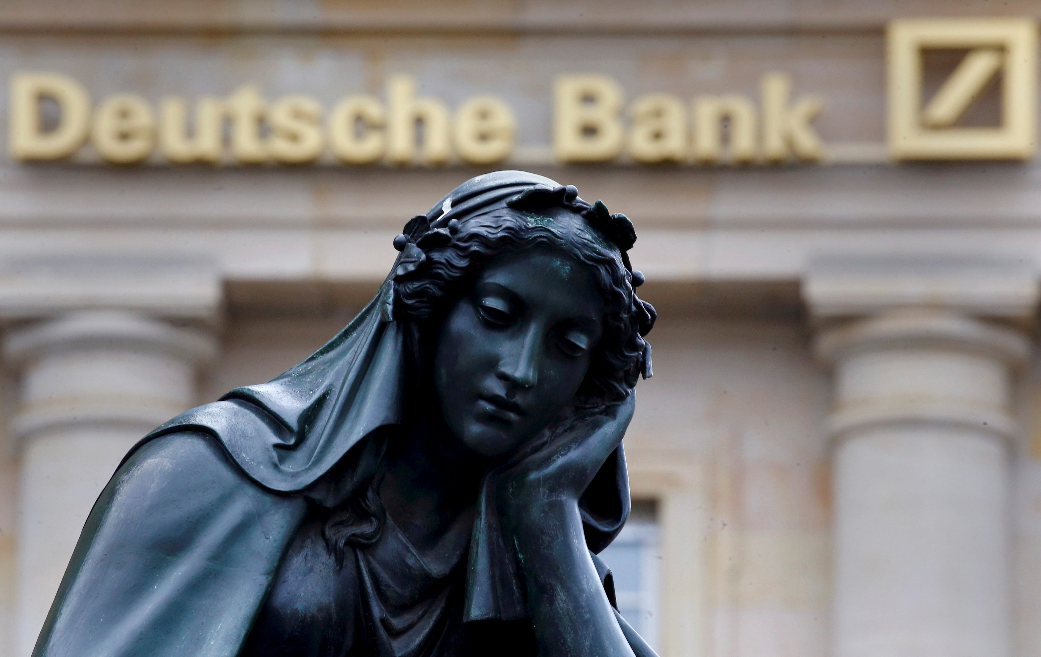 Μέρκελ: Προσωρινά και ελπίζω επιλύσιμα τα προβλήματα της Deutsche Bank