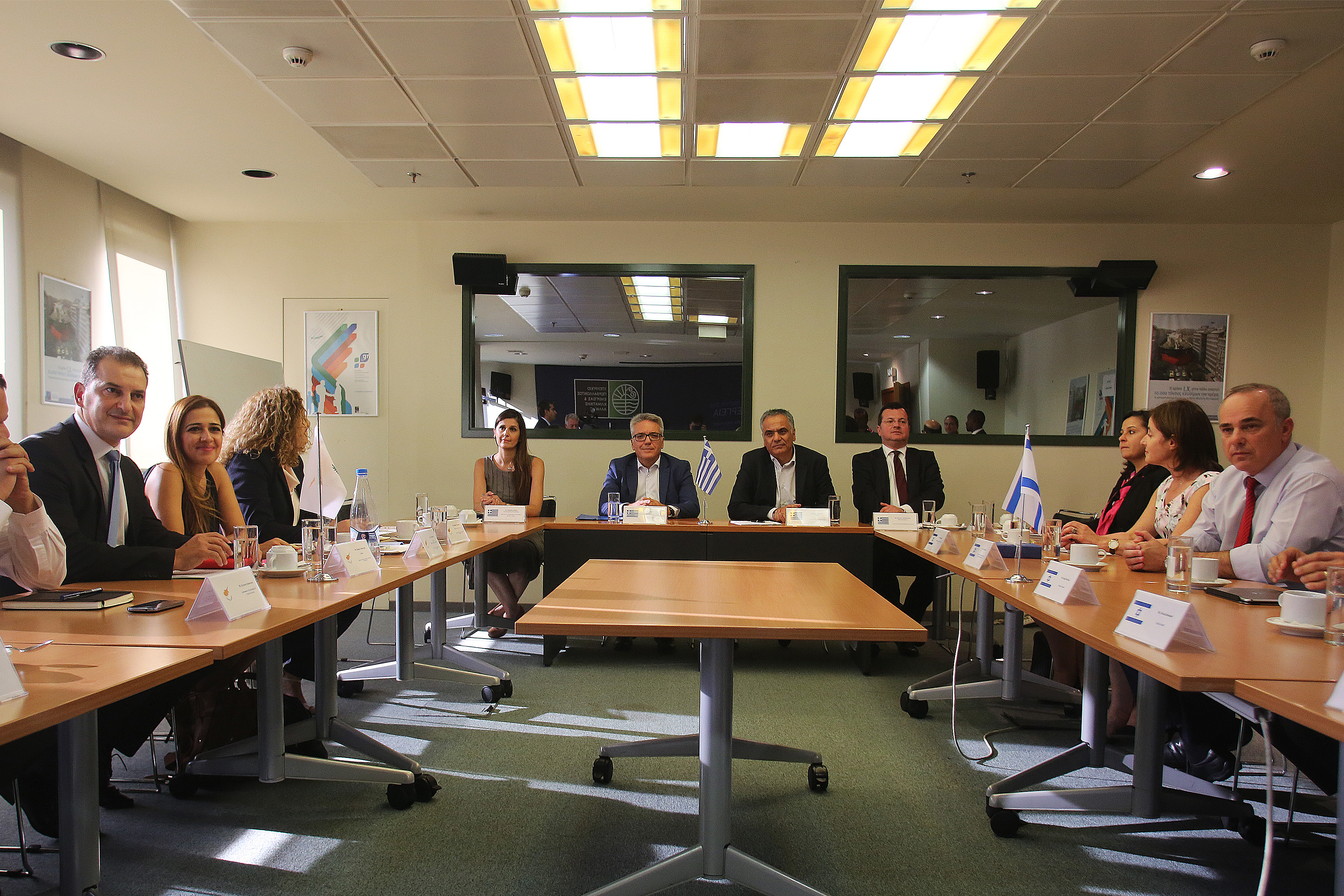 Τριμερής συνάντηση Ελλάδας - Κύπρου - Ισραήλ για την ενέργεια