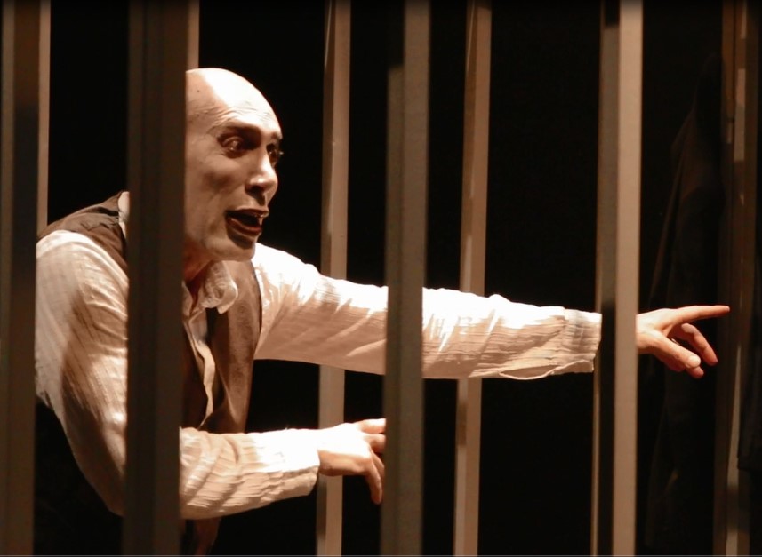 «Kafka’s Freaks»: ο Νικόλας Βαγιονάκης εμπνέεται από τον Κάφκα