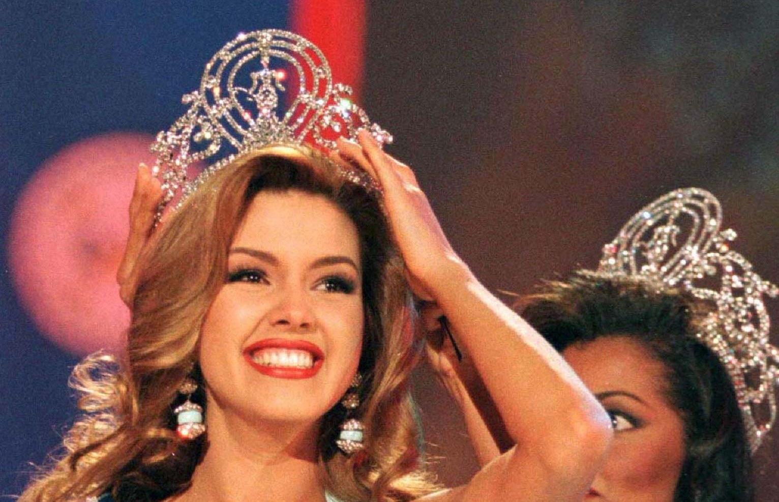 Ο Τραμπ απασφάλισε με στόχο την «αηδιαστική» πρώην μις Υφήλιος