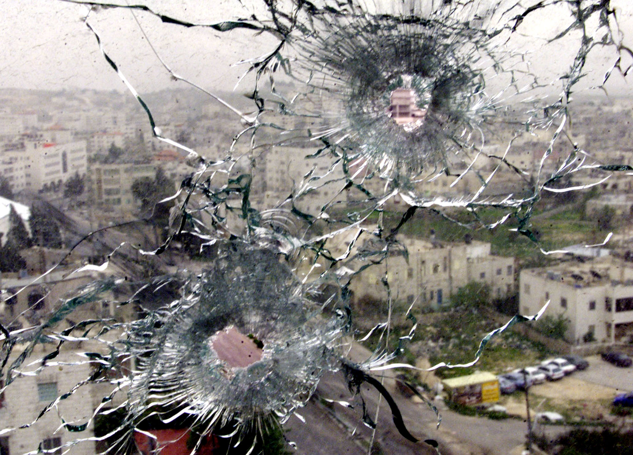 Επίθεση στα γραφεία του Αρτέμη Σώρρα στην Τρίπολη