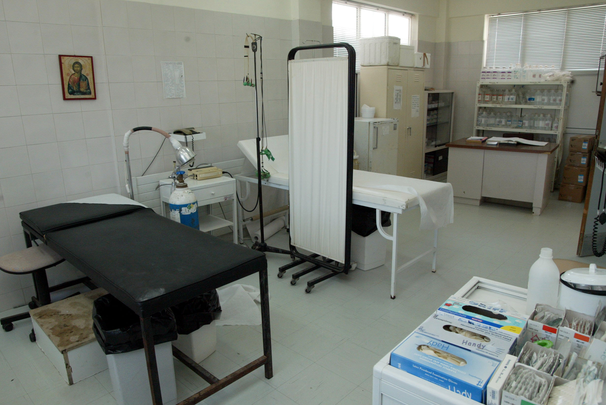Επικίνδυνες συνθήκες για γιατρούς και πολίτες στα ιατρεία του Δήμου Αθηναίων